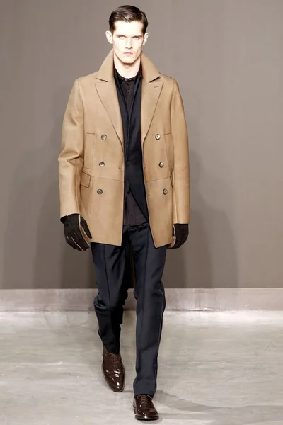 Look 50